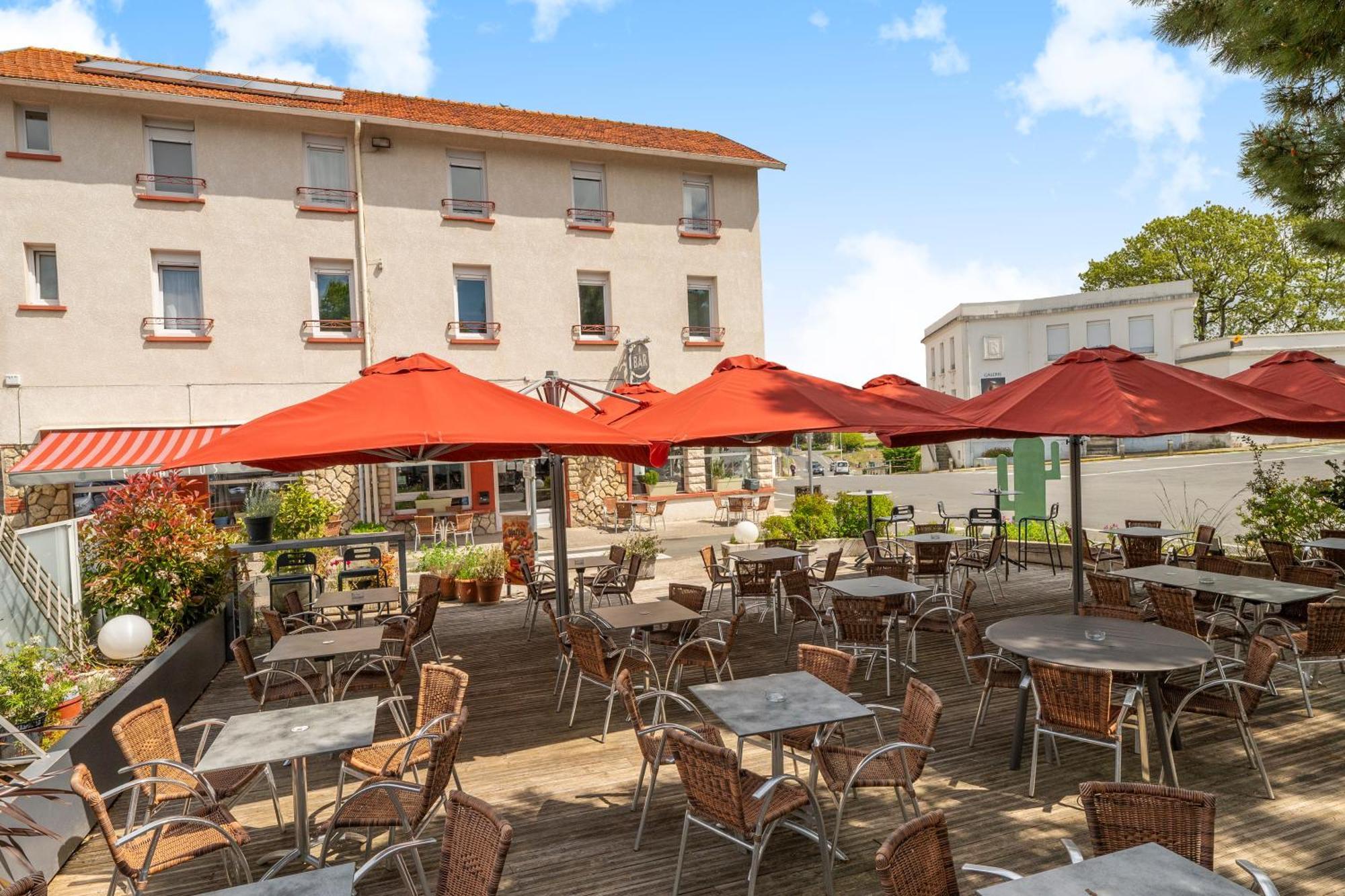 Hotel Les Pins Сен-Трожан-ле-Бен Екстер'єр фото