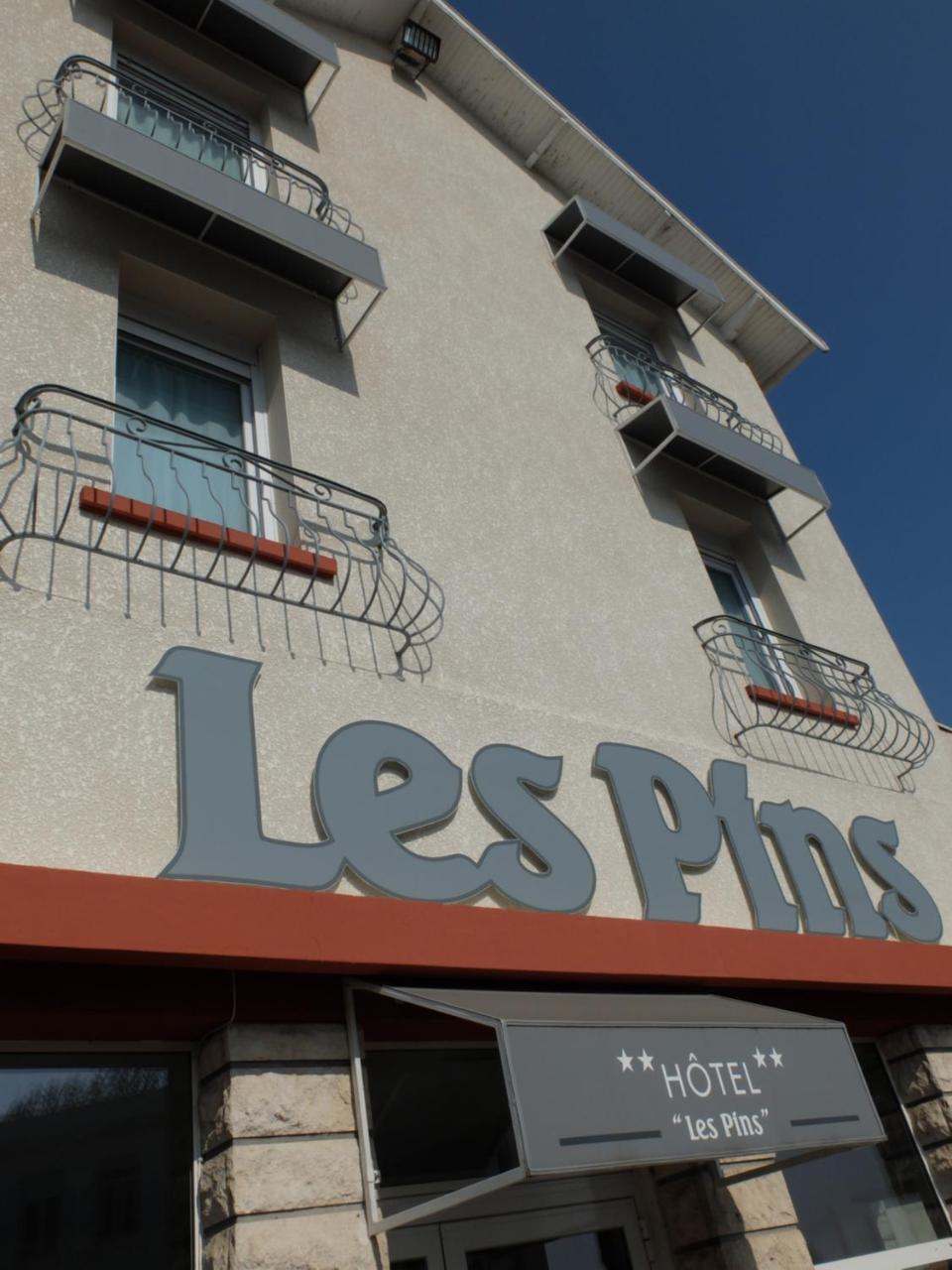 Hotel Les Pins Сен-Трожан-ле-Бен Екстер'єр фото